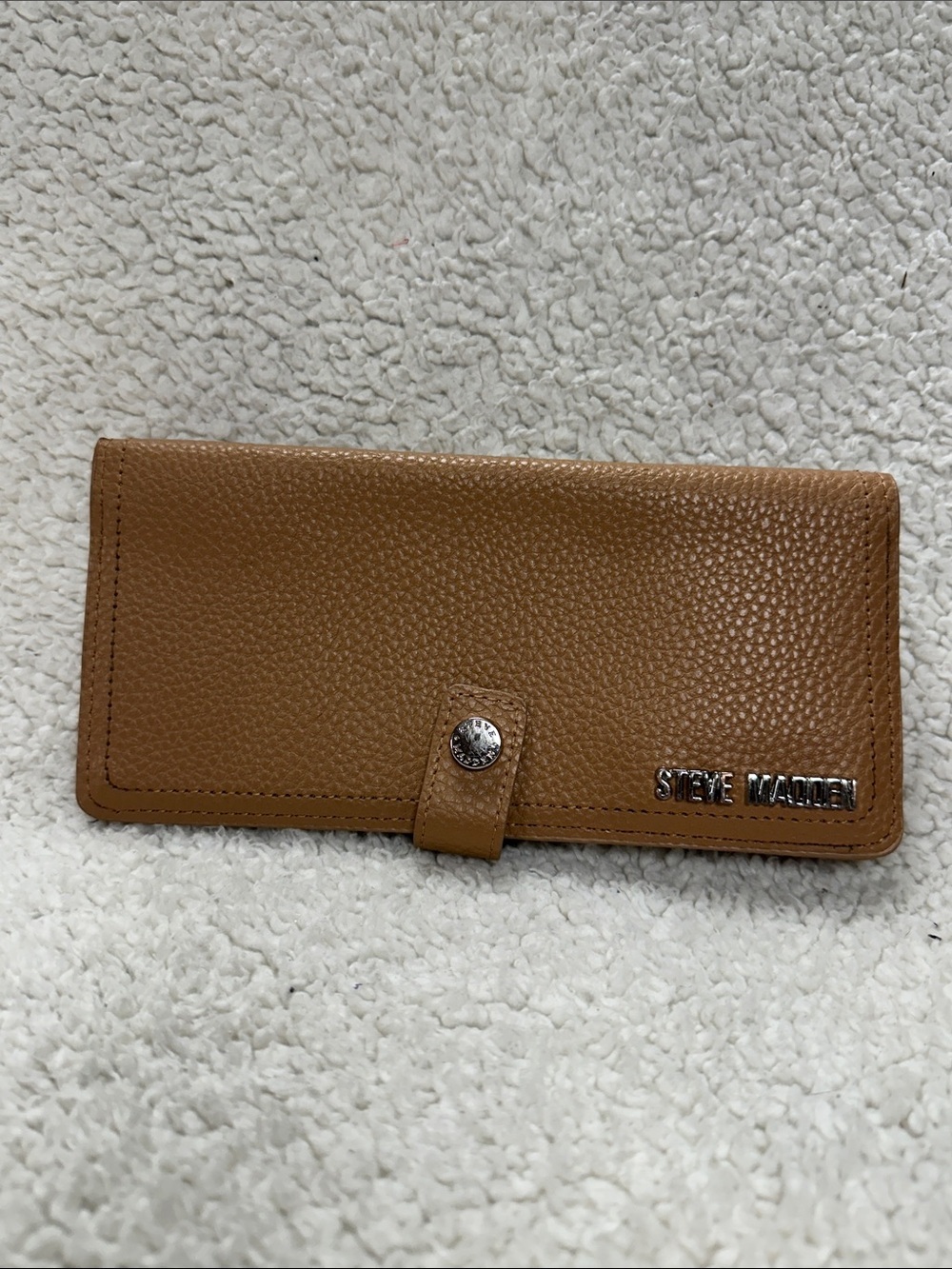 Steve Madden Tan Polyurethane Wallet, Gold Accents, Card Slots, Zipper Pocket